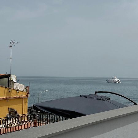 Naxos Marina Bay Bed & Breakfast จีอาร์ดีนี นักซอส ภายนอก รูปภาพ