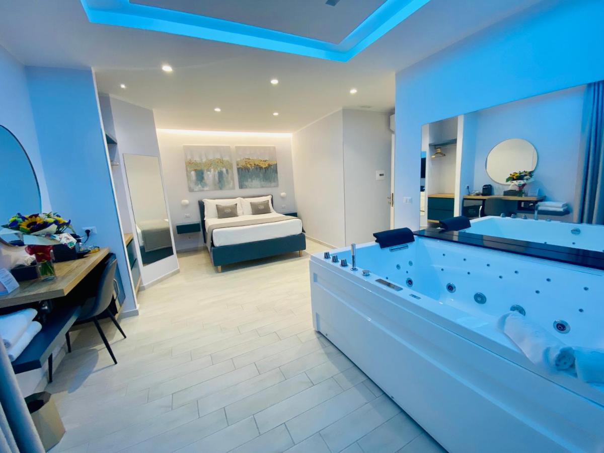 Naxos Marina Bay Bed & Breakfast จีอาร์ดีนี นักซอส ภายนอก รูปภาพ