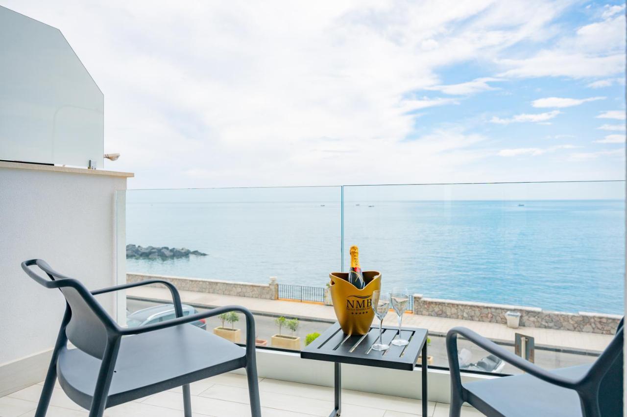 Naxos Marina Bay Bed & Breakfast จีอาร์ดีนี นักซอส ภายนอก รูปภาพ