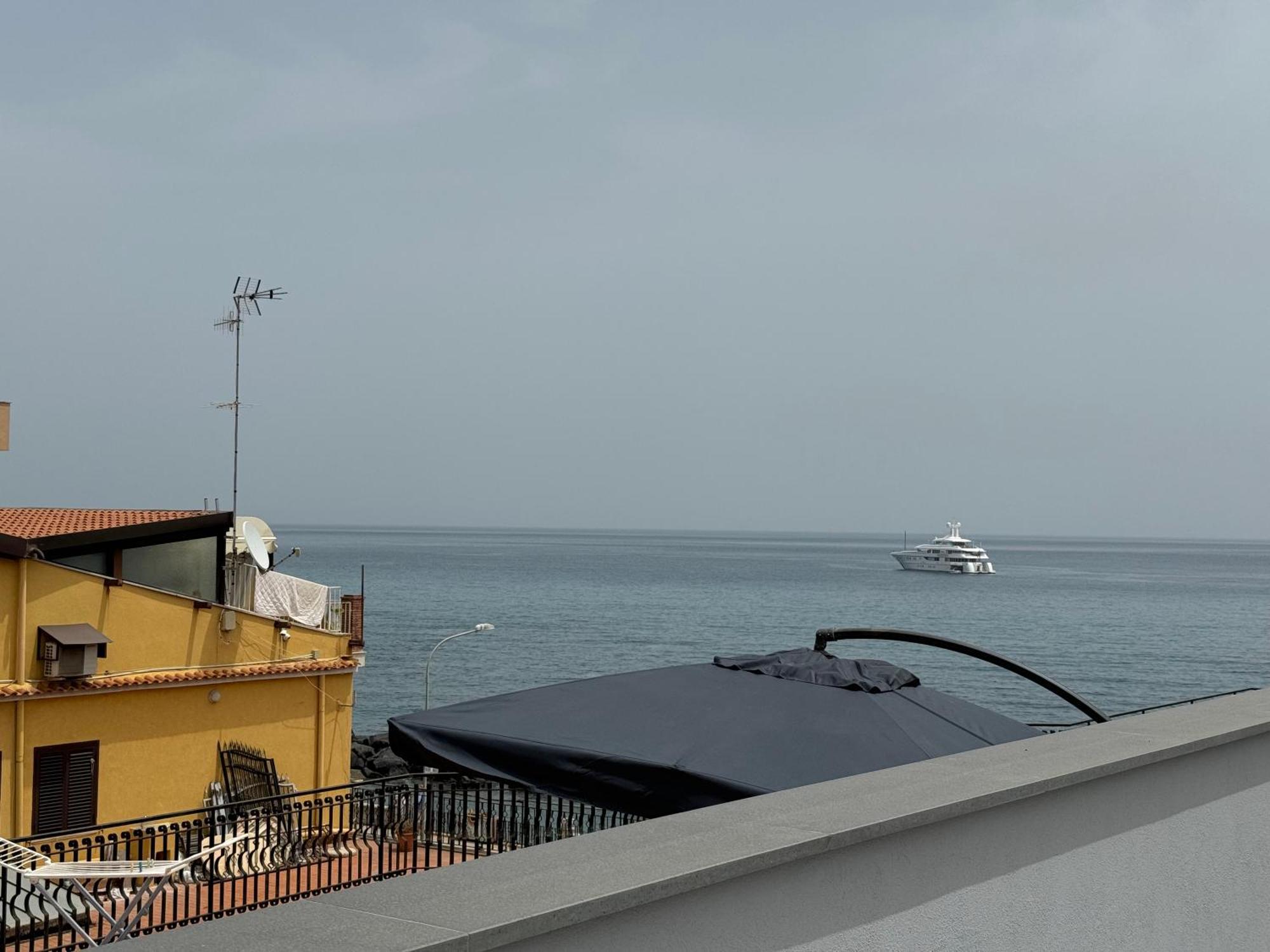 Naxos Marina Bay Bed & Breakfast จีอาร์ดีนี นักซอส ภายนอก รูปภาพ