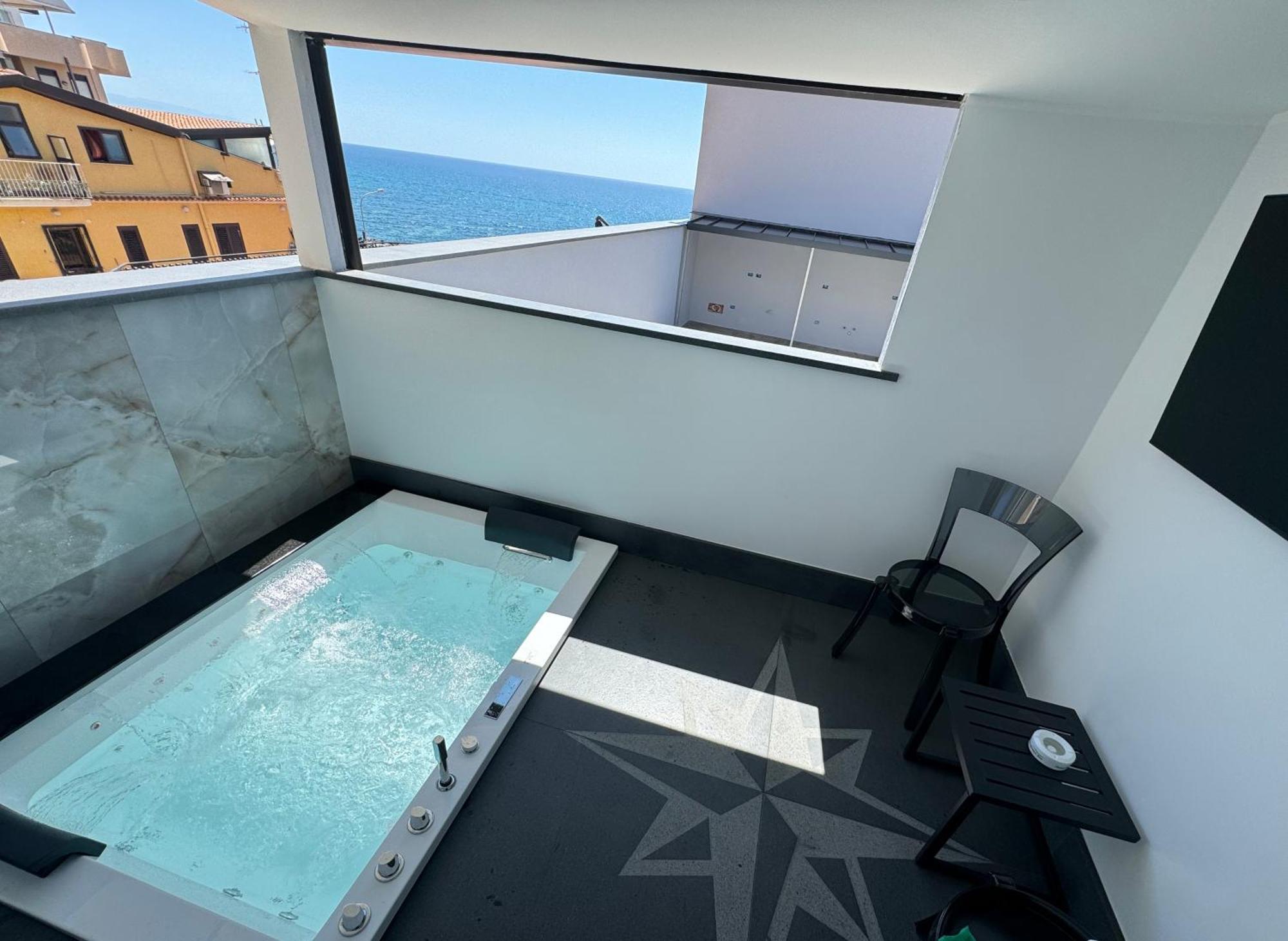 Naxos Marina Bay Bed & Breakfast จีอาร์ดีนี นักซอส ภายนอก รูปภาพ